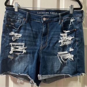 American Eagle High V-rise shortie denim shorts - ripped/frayed - size 16
